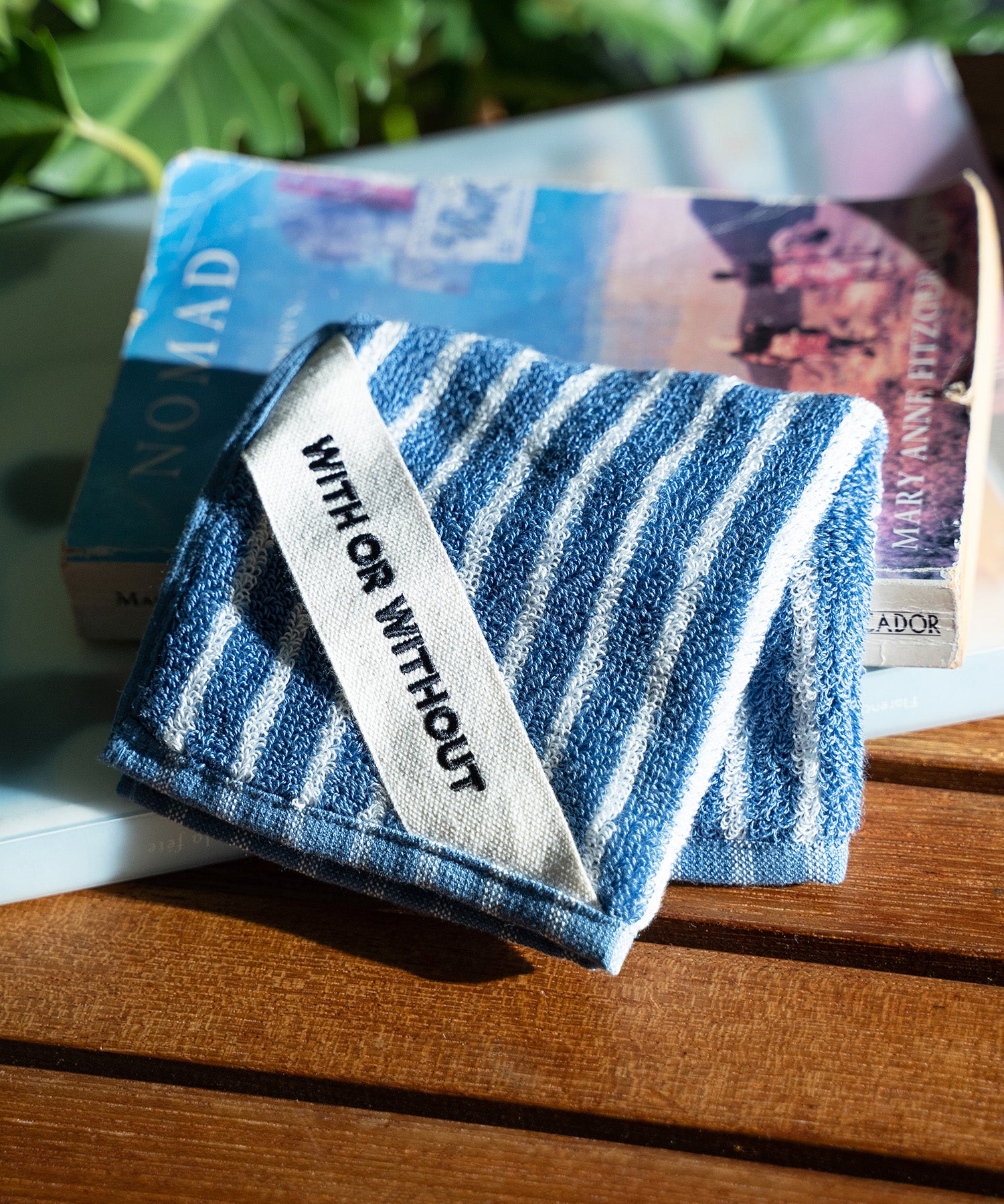 たりないふたり ハンドタオル★★ たりないふたり ハンドタオル 刺繍ミニタオル ZX200-7 | 日立建